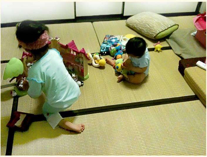 小朋友最喜歡起地上面玩, Tatami 上玩既可避免危險及減少意外的傷害, 玩得開心又放心